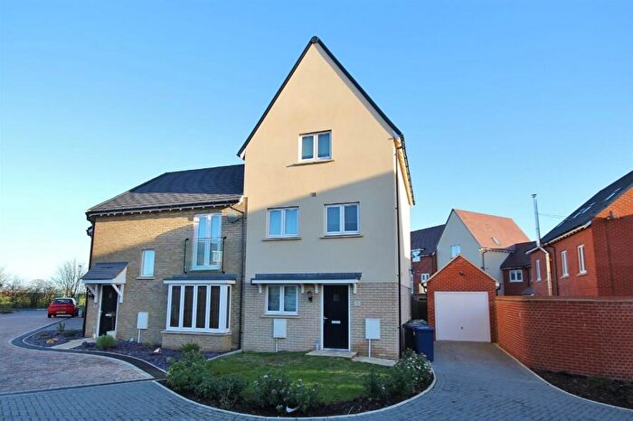 3 Bedroom Town House To Rent In Freston Close, St. Ives, Cambridgeshire, PE27