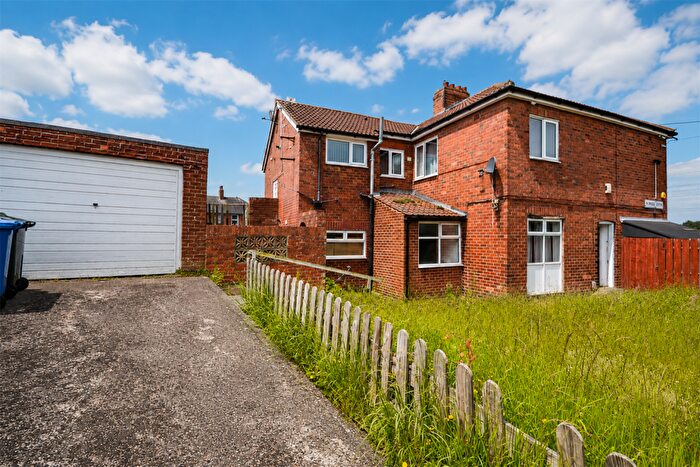 3 Bedroom Flat To Rent In Swinley Gardens, Scotswood, NE15