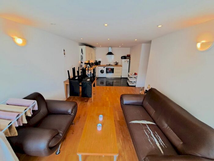 2 Bedroom Flat To Rent In Victory Road Mews, London, SW19