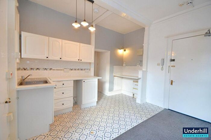 1 Bedroom Flat For Sale In Flat, West Cliff, Dawlish, EX7