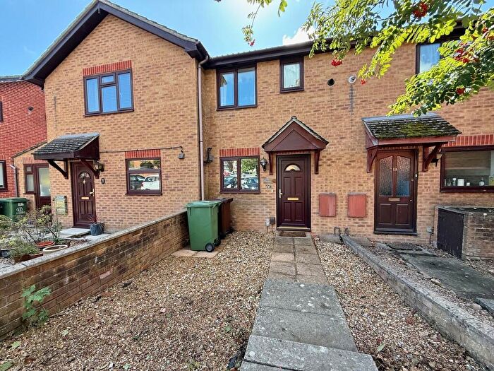 2 Bedroom Terraced House For Sale In Glebefield Gardens, Cosham, PO6