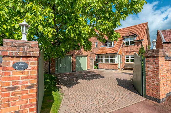 4 Bedroom Detached House For Sale In Moorlands Lane, Tollerton, York, YO61
