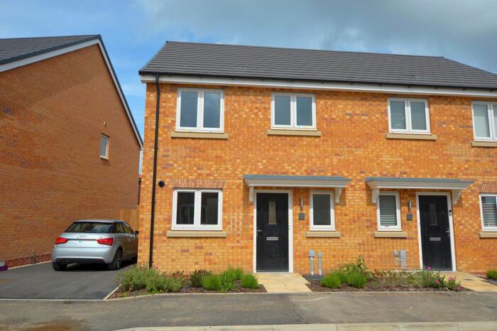 3 Bedroom Semi-Detached House To Rent In Hawksworth Gardens, Bourne, PE10
