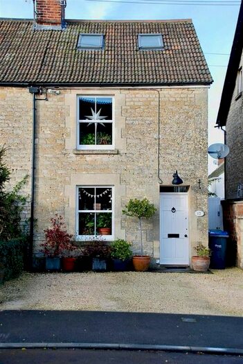 4 Bedroom Terraced House To Rent In Shelburne Road, Calne, SN11