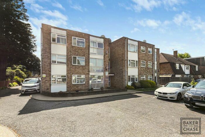 2 Bedroom Flat To Rent In London Road, Enfield, EN2