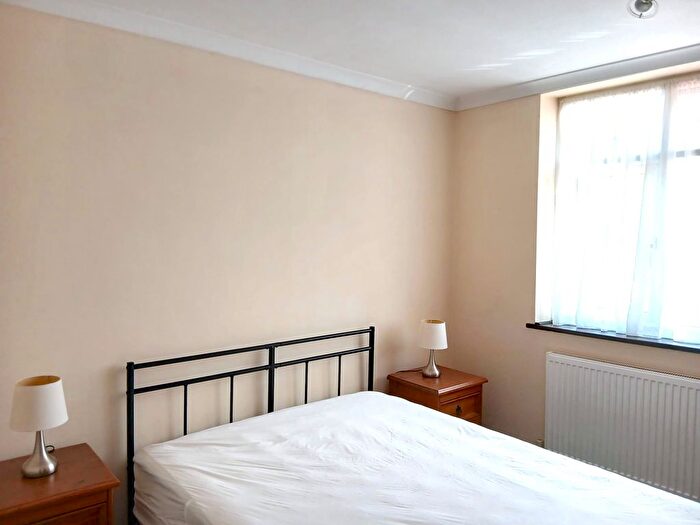 Studio To Rent In Twickenham Gardens, Greenford, UB6