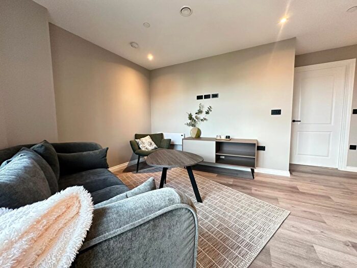 2 Bedroom Apartment To Rent In Springwell Gardens, Whitehall Road, Leeds City Centre, LS12
