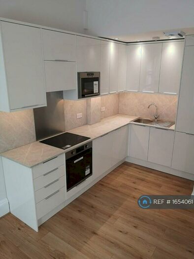 2 Bedroom Flat To Rent In Brunswick Road, Edinburgh, EH7