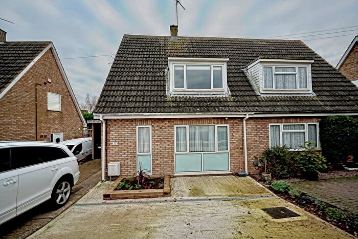 3 Bedroom Semi Detached House For Sale In Newton Road, Sawtry, Huntingdon, PE28