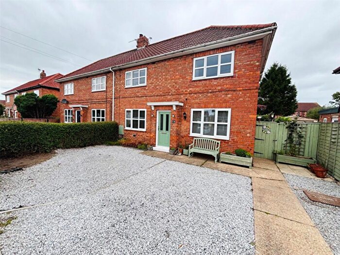 3 Bedroom Semi-Detached House For Sale In West Close, Newport, Brough, East Yorkshire, HU15