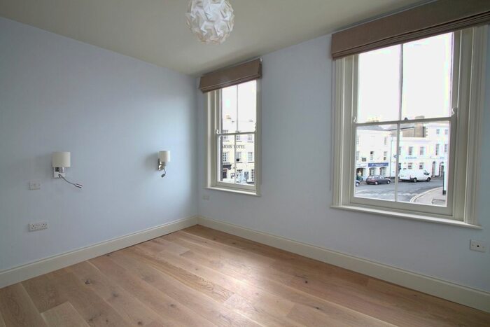 2 Bedroom Flat To Rent In Market Square, Bicester, OX26