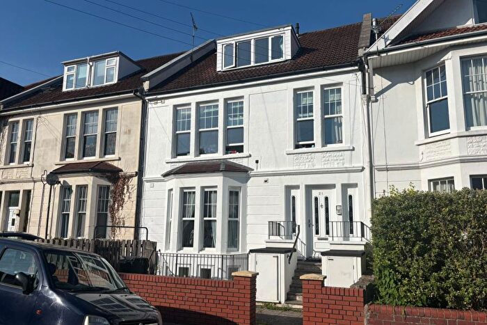 2 Bedroom Apartment To Rent In Dundonald Road- Redland, BS6