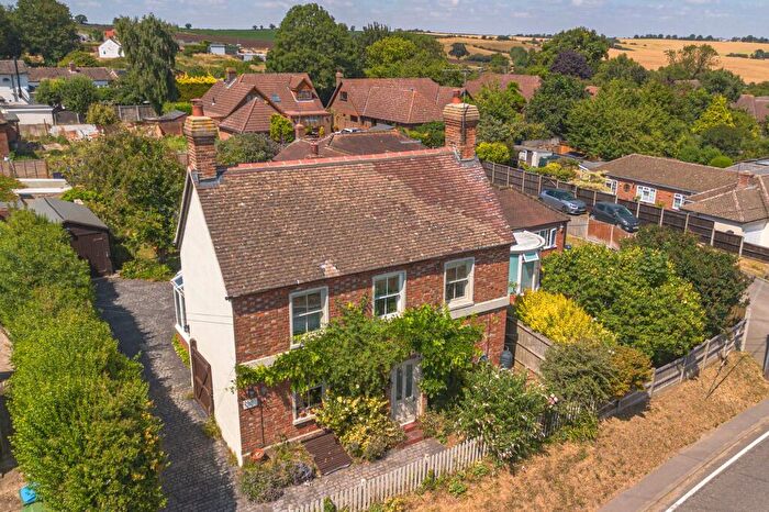2 Bedroom Detached House For Sale In Aylesbury Road, Chearsley, HP18