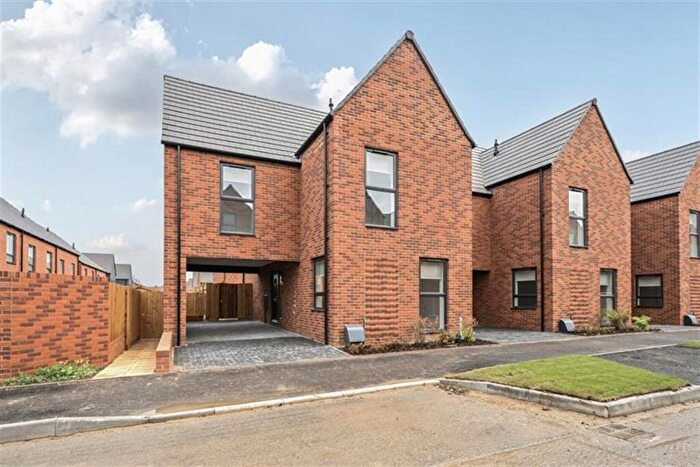 3 Bedroom Link Detached House To Rent In Bedroom Link Detached House In Elder Drive, Houghton Regis, LU5