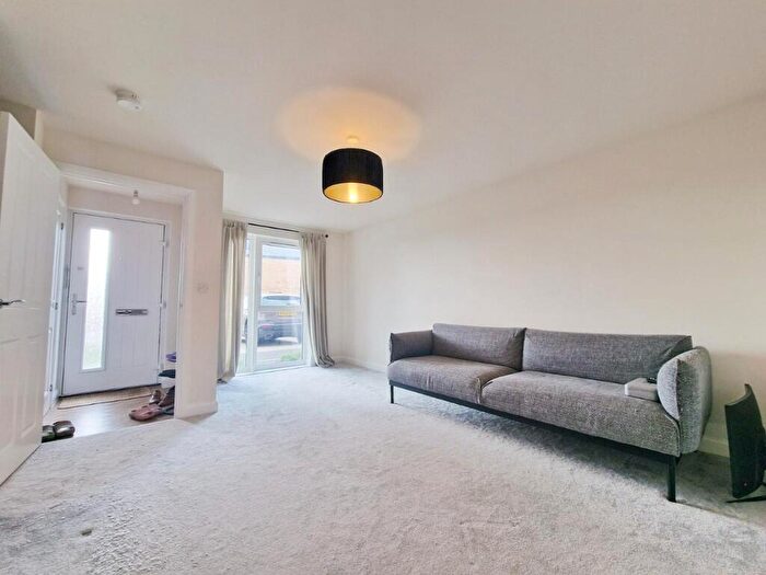 3 Bedroom Terraced House To Rent In Hardings Green, LU5