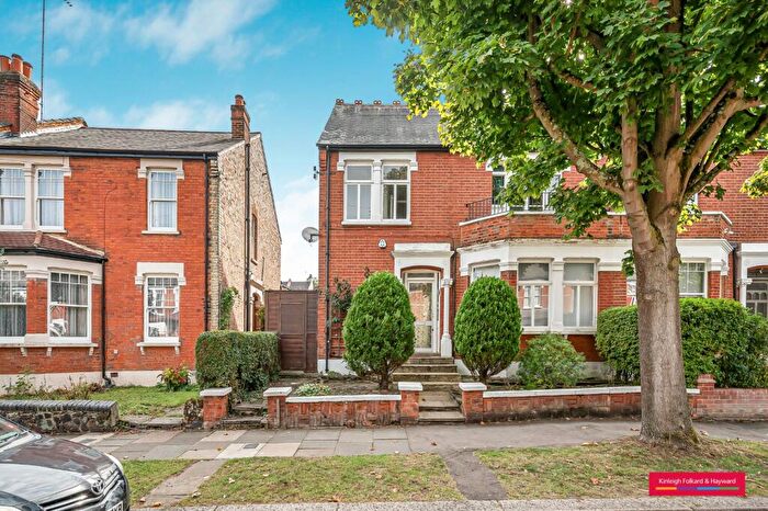 4 Bedroom House To Rent In Hemington Avenue, London, N11