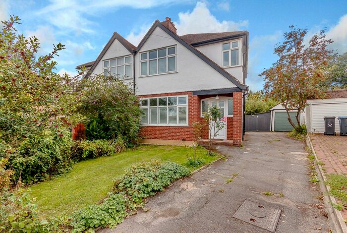 3 Bedroom Semi-Detached House To Rent In Oakdene Drive, Surbiton, KT5