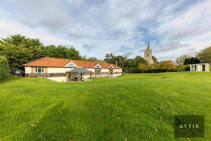 4 Bedroom Barn Conversion For Sale In Cranworth, Thetford, IP25