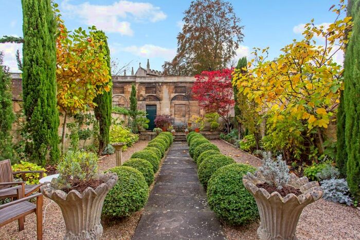 3 Bedroom Maisonette To Rent In Sydney Place Bath, BA2