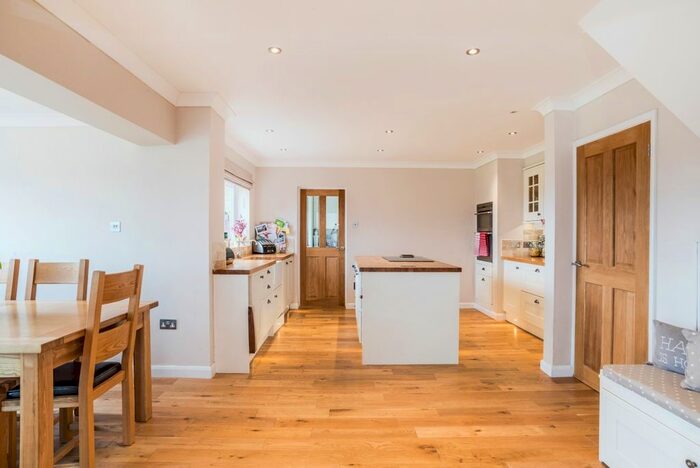 5 Bedroom Detached House To Rent In Heddington, Calne, SN11