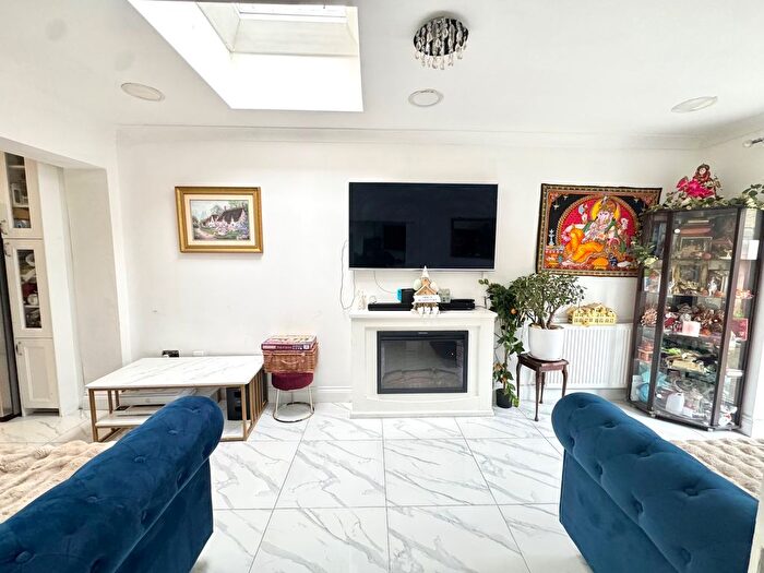 4 Bedroom Property To Rent In Abbott Road, London, E14