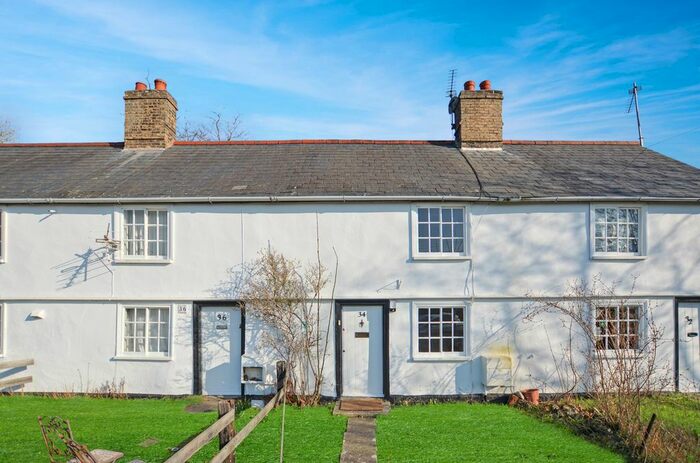 2 Bedroom Cottage To Rent In Granhams Road, Great Shelford, Cambridge, CB22