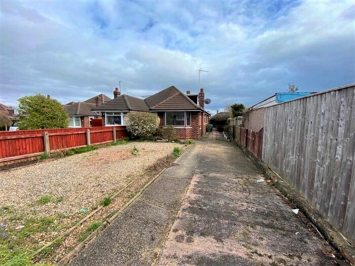 3 Bedroom Bungalow To Rent In Croxby Grove, Grimsby, DN33