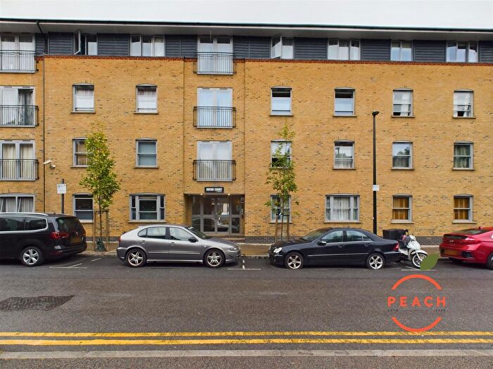 2 Bedroom Flat To Rent In Odeon Court, Chicksand Street, Shoreditch, E1