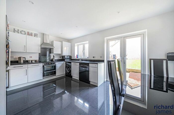 3 Bedroom Terraced House For Sale In Malone Avenue, St Andrews Ridge, Swindon, SN25