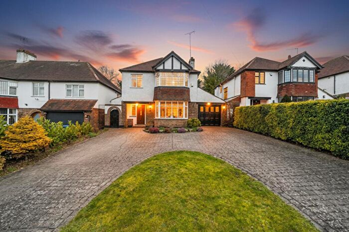 3 Bedroom Detached House For Sale In Byron Avenue, Coulsdon, CR5