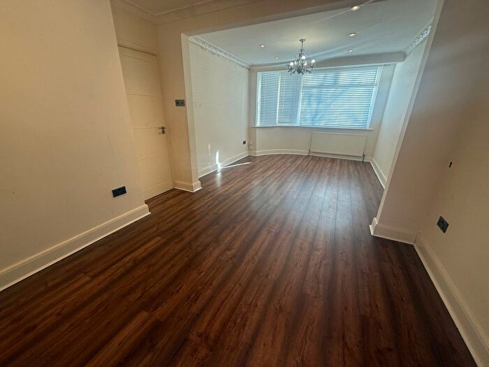 Detached House To Rent In Hermitage Way, Stanmore, HA7