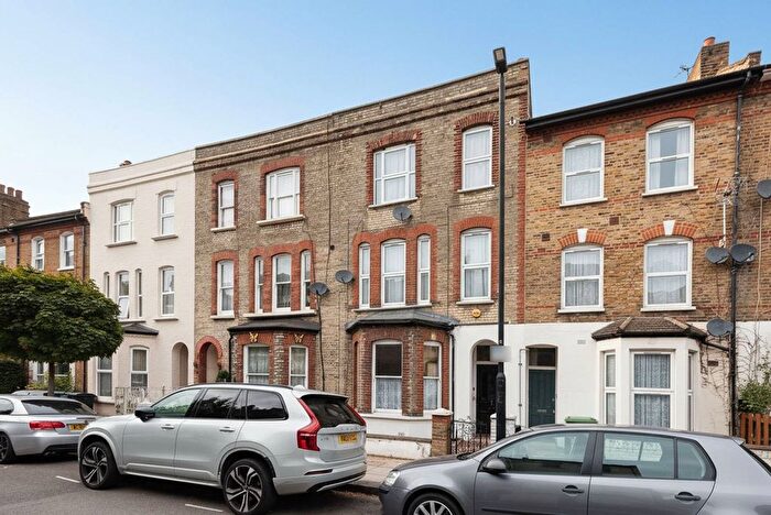 2 Bedroom Flat For Sale In Loveridge Road, West Hampstead, London, NW6