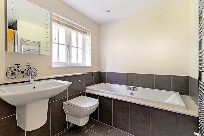 5 Bedroom Detached House For Sale In Foxhill Close, High Wycombe, HP13