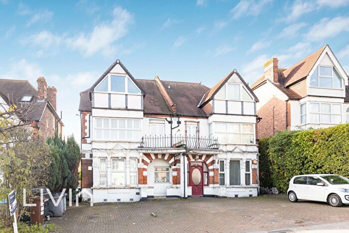 1 Bedroom Flat For Sale In South Norwood Hill, London, SE25