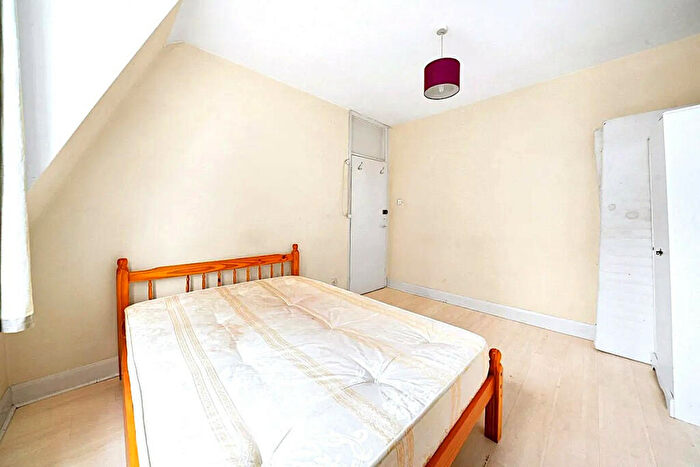 4 Bedroom Terraced House To Rent In Birnam Road, London, N4