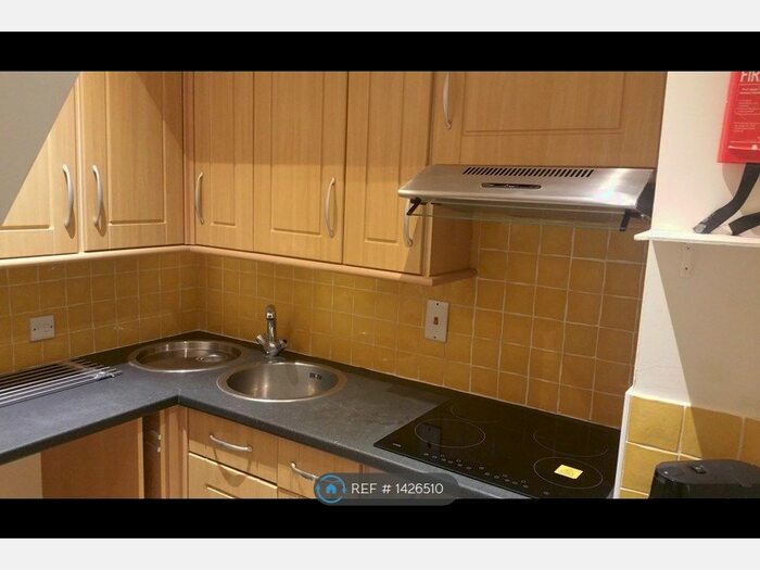 Studio To Rent In Belmont Road, Luton, LU1