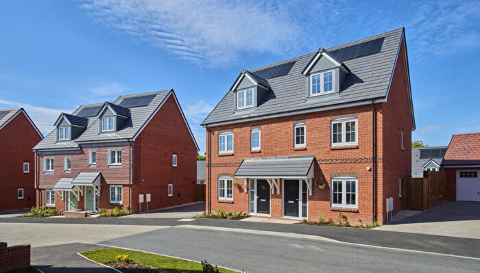 3 Bedroom Semi-Detached House For Sale In Northaw Road East, Cuffley, Hertfordshire, EN6