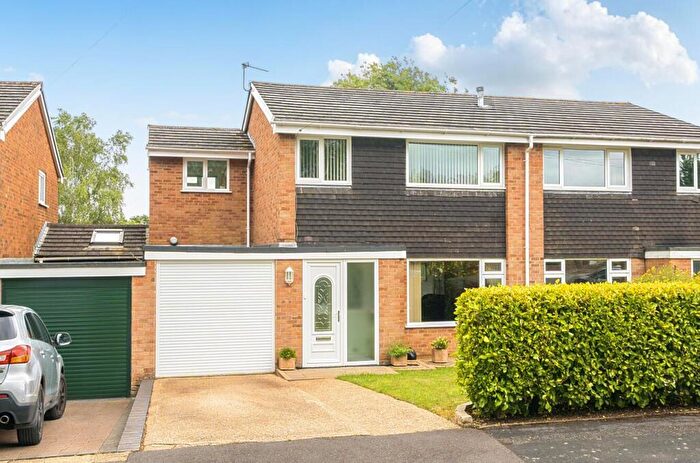 4 Bedroom Link Detached House For Sale In Julius Close, Chandler's Ford, SO53