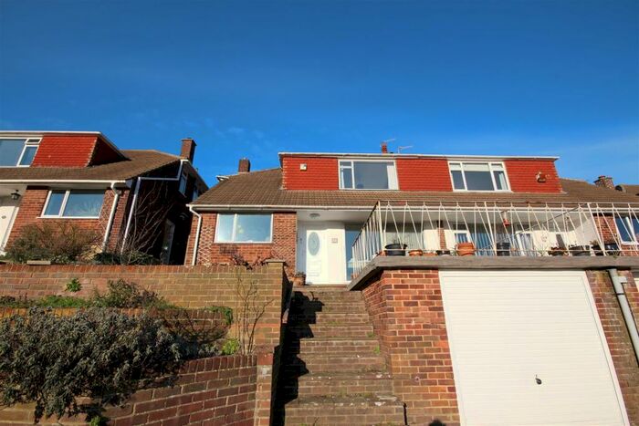 4 Bedroom Semi-Detached House To Rent In Bankside, Brighton, BN1