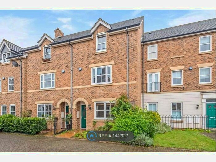 4 Bedroom Terraced House To Rent In Ashton Gate, Flitwick, Bedford, MK45