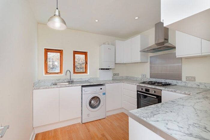 2 Bedroom Detached House To Rent In Gleneagle Road, Streatham, SW16