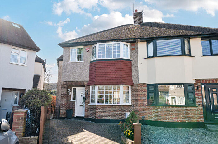 4 Bedroom Semi Detached House For Sale In Sparrows Lane, New Eltham, SE9