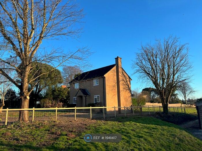 3 Bedroom Detached House To Rent In Merriott Road, Crewkerene, TA18