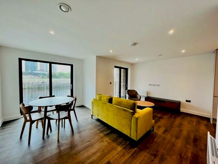 2 Bedroom Barn Conversion To Rent In Waterhouse, Salford, M5