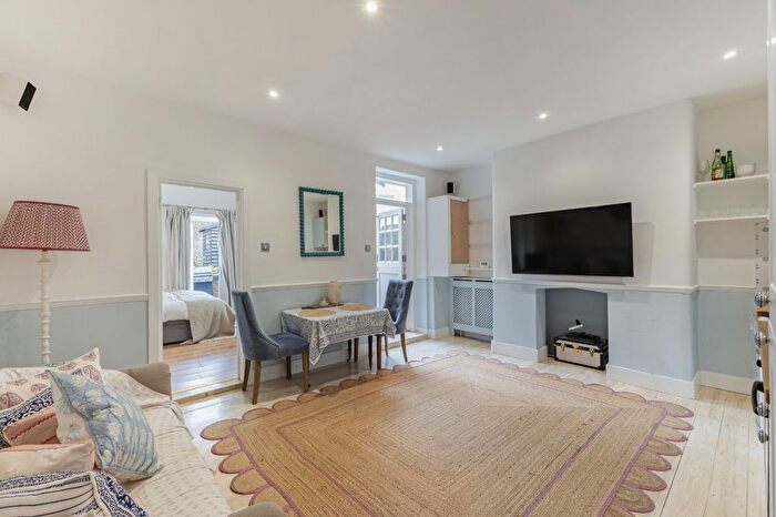 2 Bedroom Flat For Sale In Ongar Road, London, SW6
