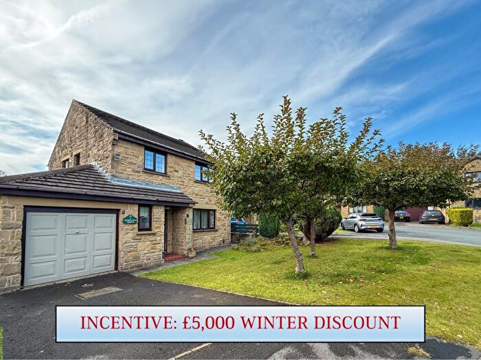 4 Bedroom Detached House For Sale In Woodleigh Grove, Beaumont Park, Huddersfield, HD4