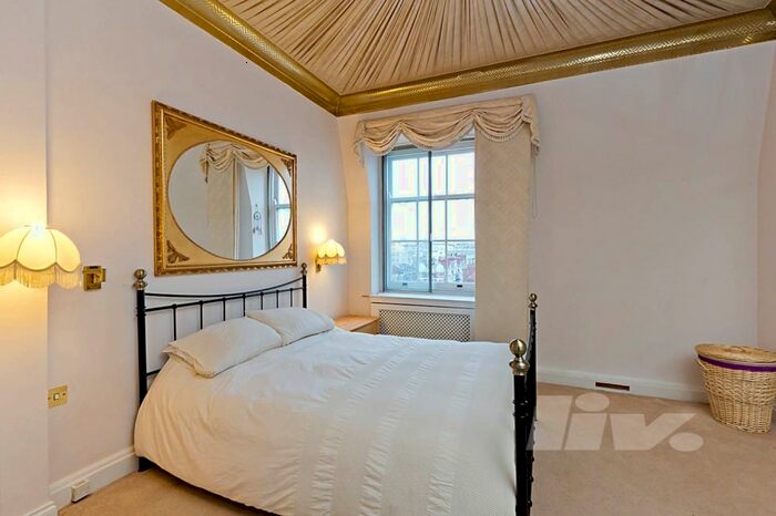 1 Bedroom Flat To Rent In Grosvenor Square, Mayfair, W1K