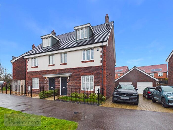 3 Bedroom Semi-Detached House For Sale In Foxglove Drive, Crawley, RH10