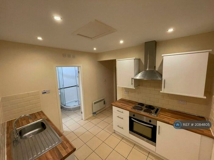 2 Bedroom Flat To Rent In Brookfield House, Ramsbottom, Bury, BL0