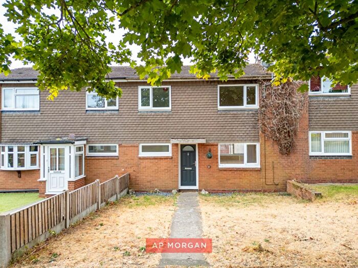 3 Bedroom Terraced House For Sale In Wesley Walk, Bromsgrove, Worcestershire, B60